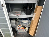 Complete partij terrasmeubilair, parasolvoeten, tuinkasten en diverse materialen - afbeelding 15 van  16