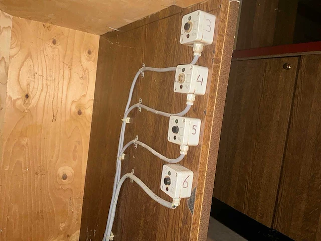 Complete professionele horecabar – hoekopstelling – 2 tapkranen – barkoeling - afbeelding 28 van  36