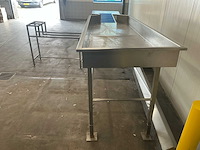 Complete rvs productielijn met transportband, bunker en werktafel - afbeelding 3 van  11