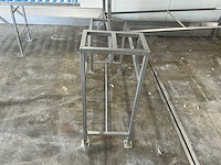 Complete rvs productielijn met transportband, bunker en werktafel - afbeelding 7 van  11