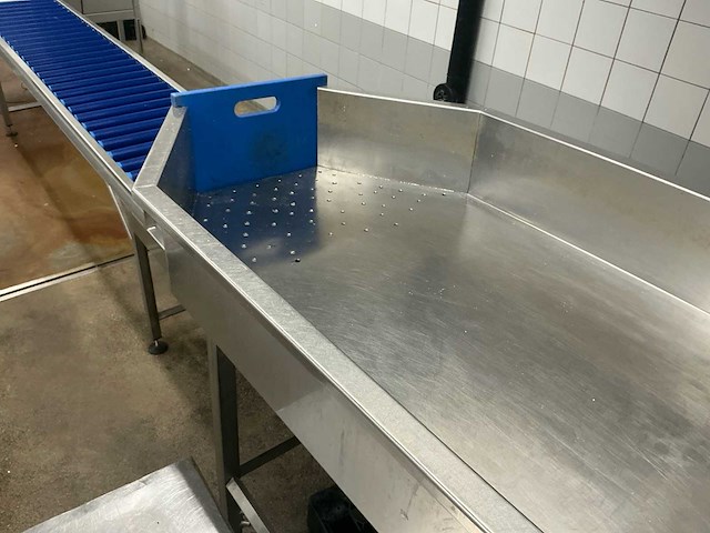 Complete rvs productielijn met transportband, bunker en werktafel - afbeelding 5 van  14
