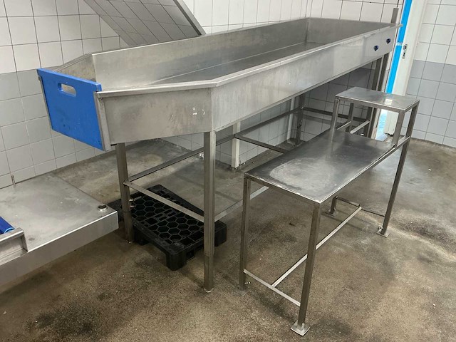 Complete rvs productielijn met transportband, bunker en werktafel - afbeelding 11 van  14