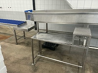 Complete rvs productielijn met transportband, bunker en werktafel - afbeelding 13 van  14