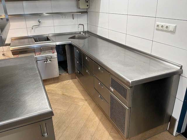 Complete rvs professionele horecakeuken - afbeelding 24 van  27