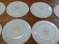 Complete serie flowers of the year borden franklin porcelain in samenwerking met wedgwood - afbeelding 2 van  18