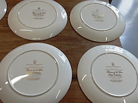 Complete serie flowers of the year borden franklin porcelain in samenwerking met wedgwood - afbeelding 3 van  18