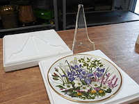 Complete serie flowers of the year borden franklin porcelain in samenwerking met wedgwood - afbeelding 5 van  18