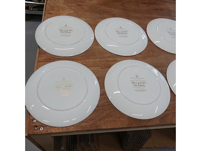 Complete serie flowers of the year borden franklin porcelain in samenwerking met wedgwood - afbeelding 18 van  18