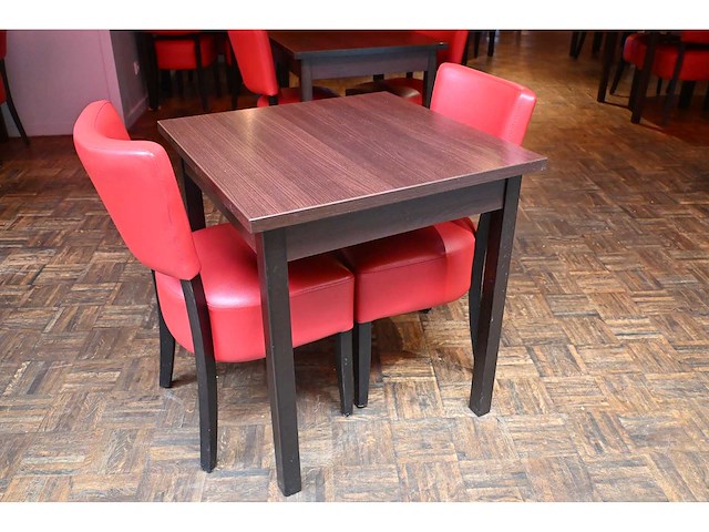 Complete set 1/2 restaurantmeubilair 35 tafels en 103 stoelen - afbeelding 2 van  12