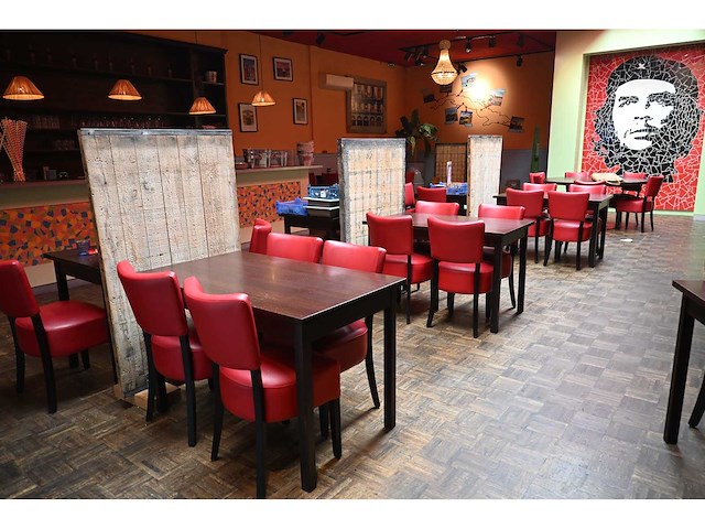 Complete set 1/2 restaurantmeubilair 35 tafels en 103 stoelen - afbeelding 1 van  12