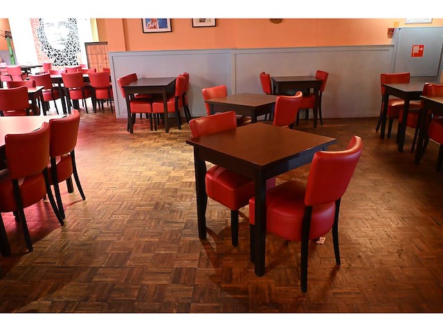 Complete set 1/2 restaurantmeubilair 35 tafels en 103 stoelen - afbeelding 10 van  12