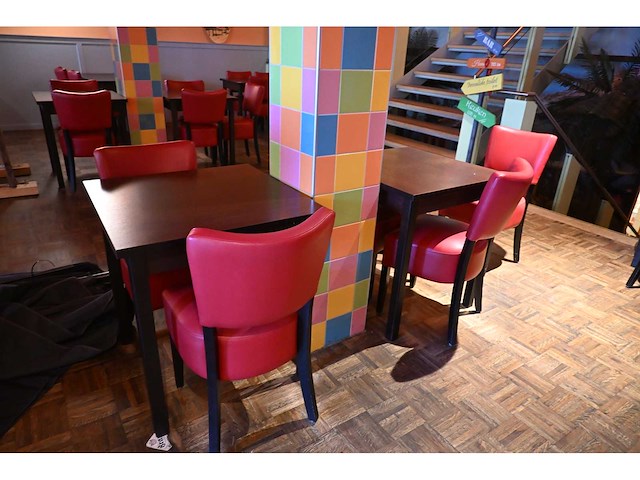 Complete set 2/2 restaurantmeubilair 33 tafels en 77 stoelen - afbeelding 8 van  24