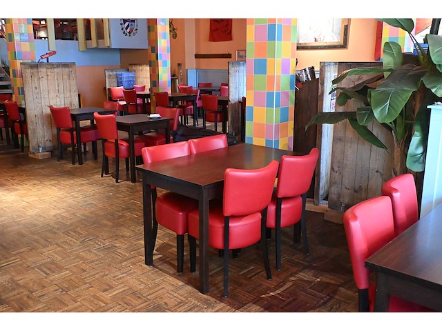 Complete set 2/2 restaurantmeubilair 33 tafels en 77 stoelen - afbeelding 18 van  24