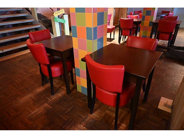 Complete set 2/2 restaurantmeubilair 33 tafels en 77 stoelen - afbeelding 11 van  24