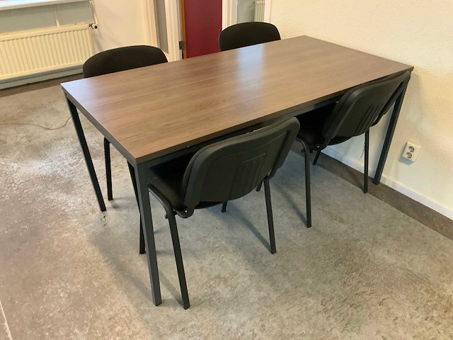 Complete set kantine meubilair - 9 tafels en 33 stoelen - afbeelding 1 van  7
