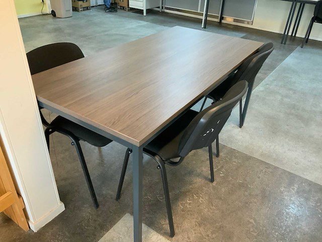 Complete set kantine meubilair - 9 tafels en 33 stoelen - afbeelding 3 van  7