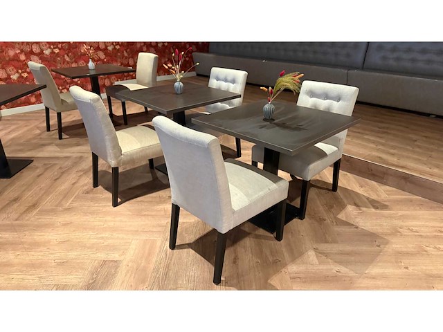 Complete set restaurantmeubilair bestaande uit 12 restauranttafels en 24 restaurantstoelen - afbeelding 8 van  11