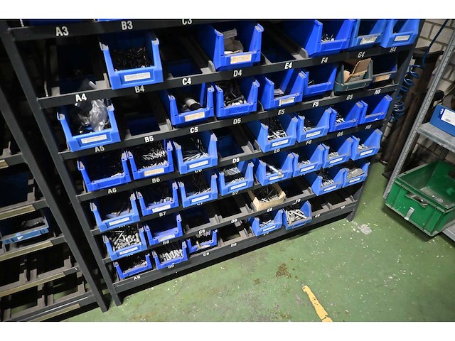 Complete voorraad (rvs) installatiematerialen - inclusief ca. 845 kunststof voorraadbakken - afbeelding 15 van  23