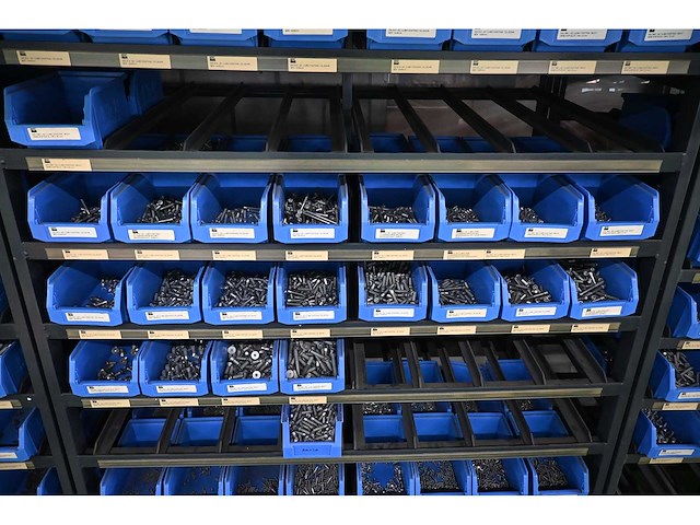 Complete voorraad (rvs) installatiematerialen - inclusief ca. 845 kunststof voorraadbakken - afbeelding 7 van  23
