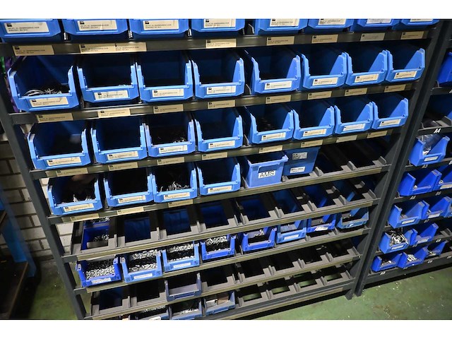 Complete voorraad (rvs) installatiematerialen - inclusief ca. 845 kunststof voorraadbakken - afbeelding 14 van  23