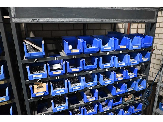 Complete voorraad (rvs) installatiematerialen - inclusief ca. 845 kunststof voorraadbakken - afbeelding 16 van  23