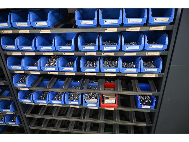 Complete voorraad (rvs) installatiematerialen - inhoud van 845 kunststof voorraadbakken - afbeelding 14 van  14