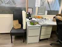 Complete voorraadruimte met beddengoed, ritsen, verpakkingsmateriaal, samples, terrasbeschermers, textielvoorraad, etc. - afbeelding 15 van  23