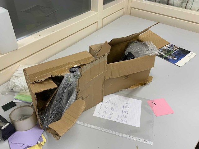 Complete voorraadruimte met beddengoed, ritsen, verpakkingsmateriaal, samples, terrasbeschermers, textielvoorraad, etc. - afbeelding 16 van  23