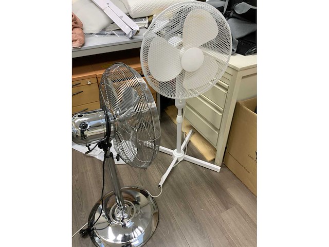 Complete voorraadruimte met beddengoed, ritsen, verpakkingsmateriaal, samples, terrasbeschermers, textielvoorraad, etc. - afbeelding 18 van  23