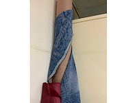 Complete voorraadruimte met beddengoed, ritsen, verpakkingsmateriaal, samples, terrasbeschermers, textielvoorraad, etc. - afbeelding 21 van  23