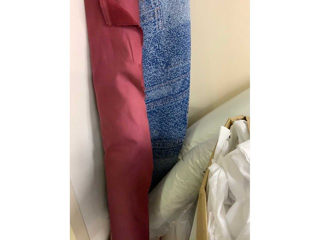Complete voorraadruimte met beddengoed, ritsen, verpakkingsmateriaal, samples, terrasbeschermers, textielvoorraad, etc. - afbeelding 22 van  23