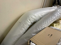 Complete voorraadruimte met beddengoed, ritsen, verpakkingsmateriaal, samples, terrasbeschermers, textielvoorraad, etc. - afbeelding 23 van  23