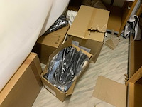 Complete voorraadruimte met beddengoed, ritsen, verpakkingsmateriaal, samples, terrasbeschermers, textielvoorraad, etc. - afbeelding 4 van  23