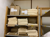 Complete voorraadruimte met beddengoed, ritsen, verpakkingsmateriaal, samples, terrasbeschermers, textielvoorraad, etc. - afbeelding 5 van  23