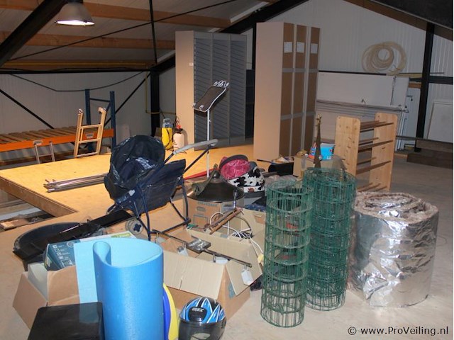 Complete zolderopruiming - afbeelding 1 van  22