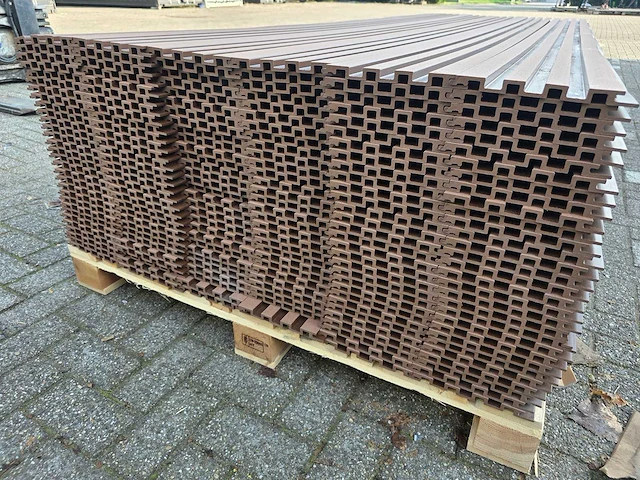 Composiet - gevelbekleding rhombusprofiel donkerhout (50x) - afbeelding 10 van  12