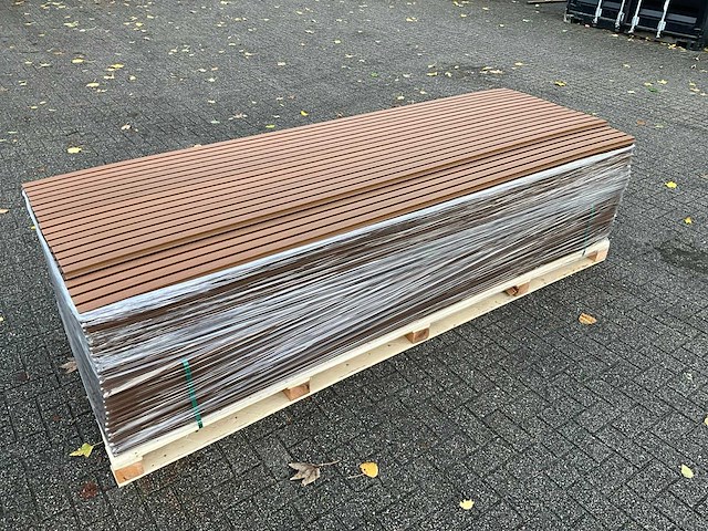 Composiet - gevelbekleding rhombusprofiel teak (50x) - afbeelding 11 van  12