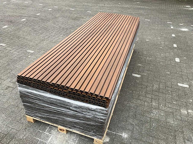 Composiet - gevelbekleding rhombusprofiel teak flower (20x) - afbeelding 1 van  12