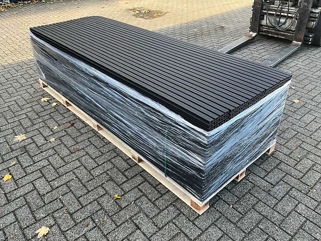 Composiet - gevelbekleding rhombusprofiel zwart (22x) - afbeelding 1 van  12