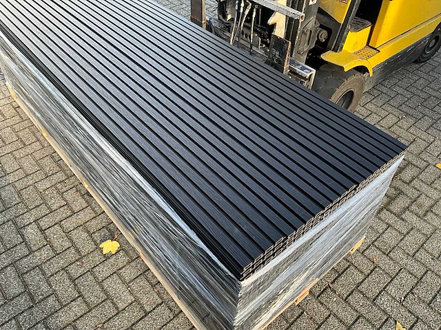 Composiet - gevelbekleding rhombusprofiel zwart (22x) - afbeelding 9 van  12