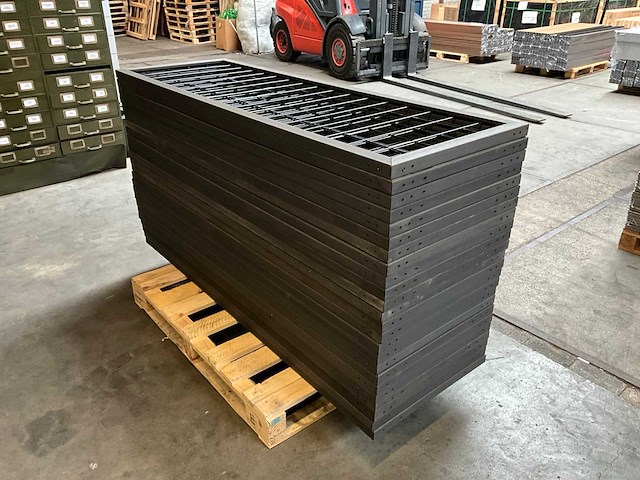 Composiet draadscherm 60x180 cm (24x) - afbeelding 2 van  3