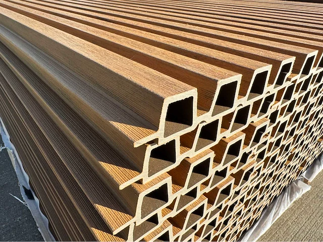 Composiet gevel plank (65x) 2900mm - afbeelding 1 van  22