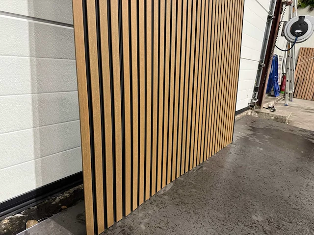 Composiet gevel plank teak - black (210x) - afbeelding 2 van  16