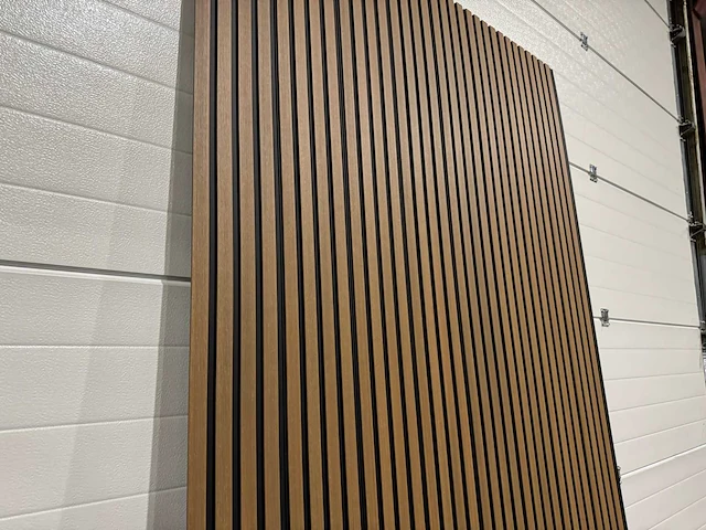Composiet gevel plank teak - black (210x) - afbeelding 16 van  16