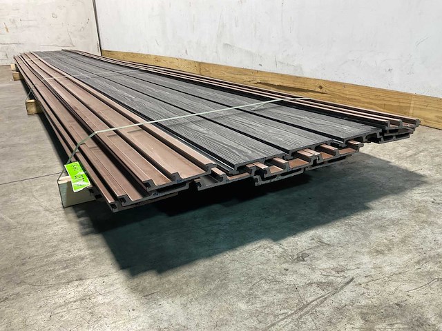 Composiet gevelbekleding coal black - 590x16,3x2,4 cm (18x) - afbeelding 6 van  8