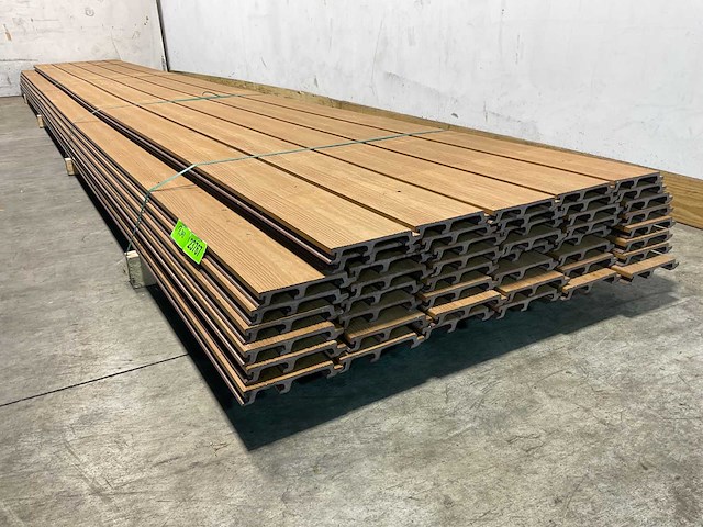 Composiet gevelbekleding natural cedar - 590x16,3x2,4 cm (45x) - afbeelding 1 van  2