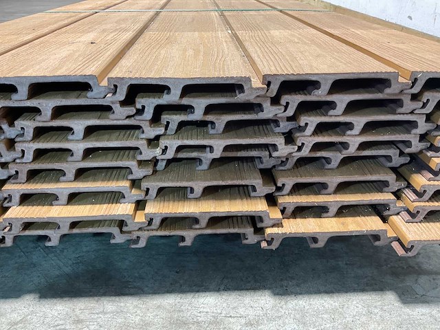 Composiet gevelbekleding natural cedar - 590x16,3x2,4 cm (45x) - afbeelding 8 van  8