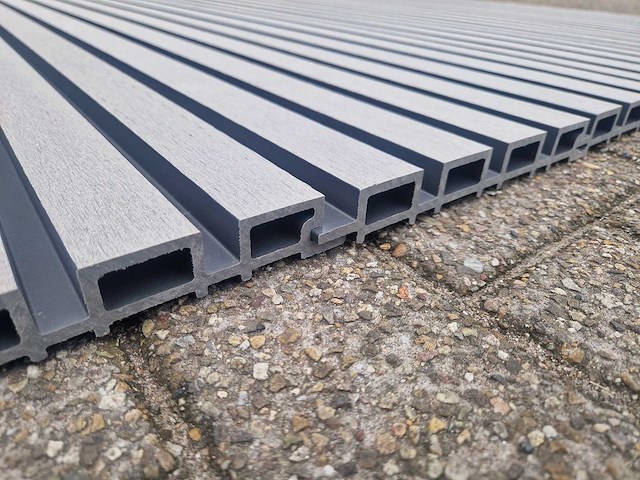 Composiet gevelbekleding rhombusprofiel 2900x219x26 mm (35x) - afbeelding 4 van  7