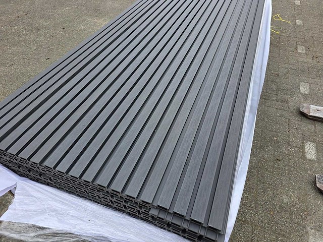 Composiet gevelbekleding rhombusprofiel antraciet (135x) - afbeelding 7 van  8