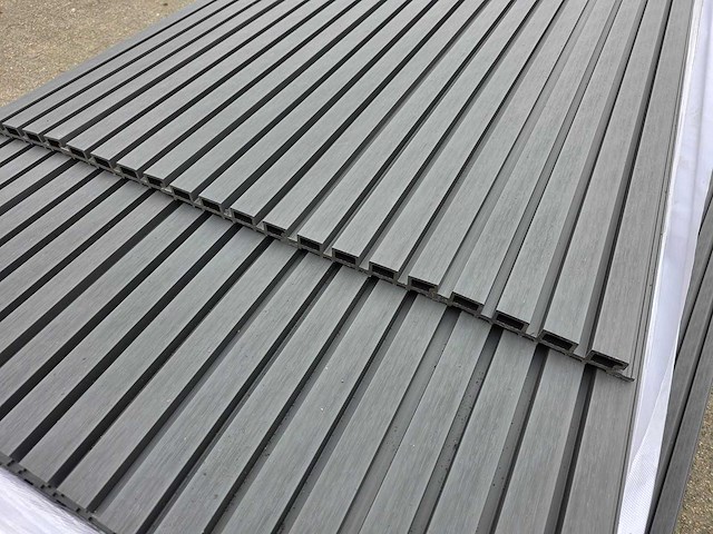 Composiet gevelbekleding rhombusprofiel antraciet (135x) - afbeelding 1 van  8